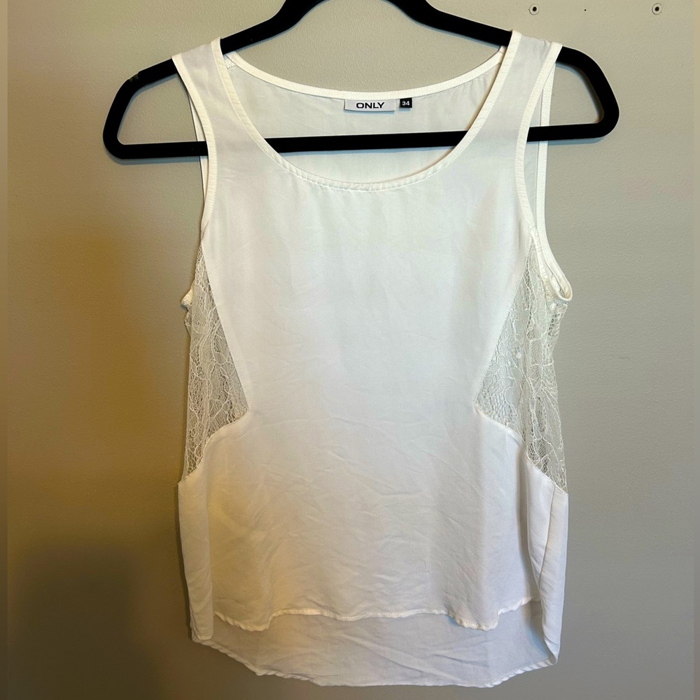 ✨ ONLY Sleeveless Blouse with Lace sides